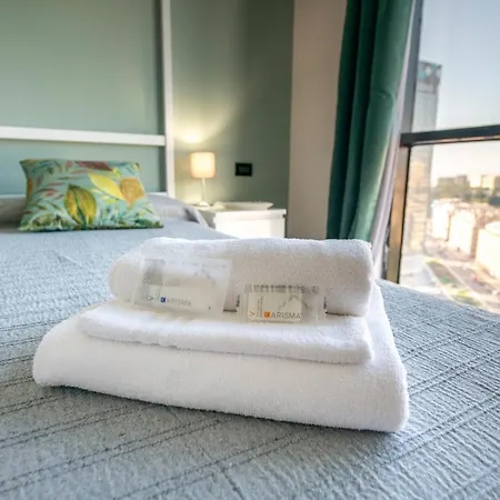 225 - La Corte Luxury Apartment, Centro Citta Con Vista Panoramica E Parcheggio Privato Gratuito Incluso *