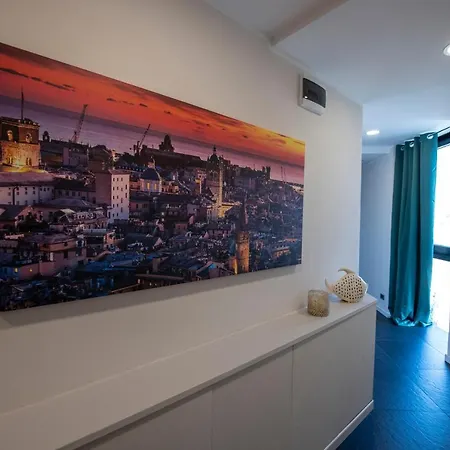 Apartment 225 - La Corte Luxury Apartment, Centro Citta Con Vista Panoramica E Parcheggio Privato Gratuito Incluso Genua