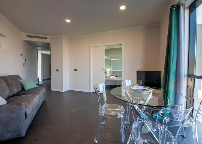 225 - La Corte Luxury Apartment, Centro Citta Con Vista Panoramica E Parcheggio Privato Gratuito Incluso Apartmán Janov