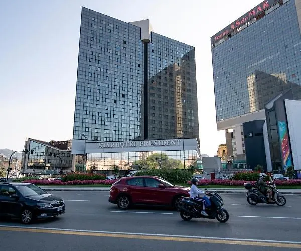 아파트 225 - La Corte Luxury Apartment, Centro Citta Con Vista Panoramica E Parcheggio Privato Gratuito Incluso *